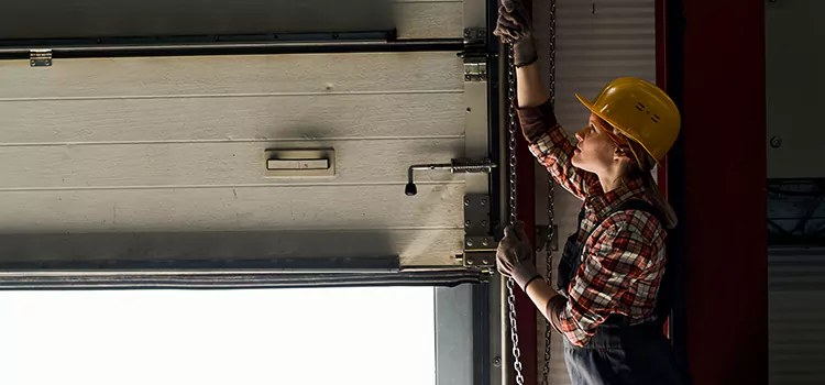 Addressing Common Garage Door Stoppage Issues in Palm Desert, CA